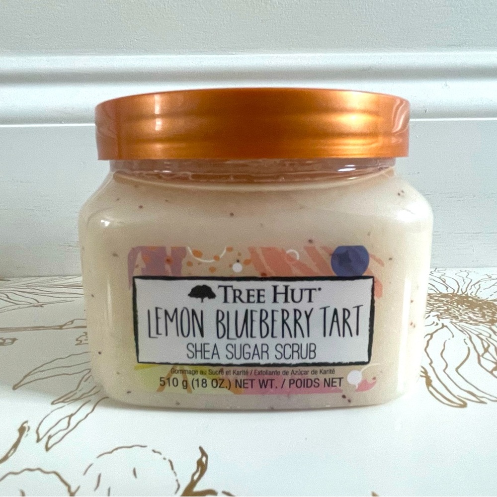 tree hut LIMITED EDITION lemon blueberry tart sugar scrub🎀